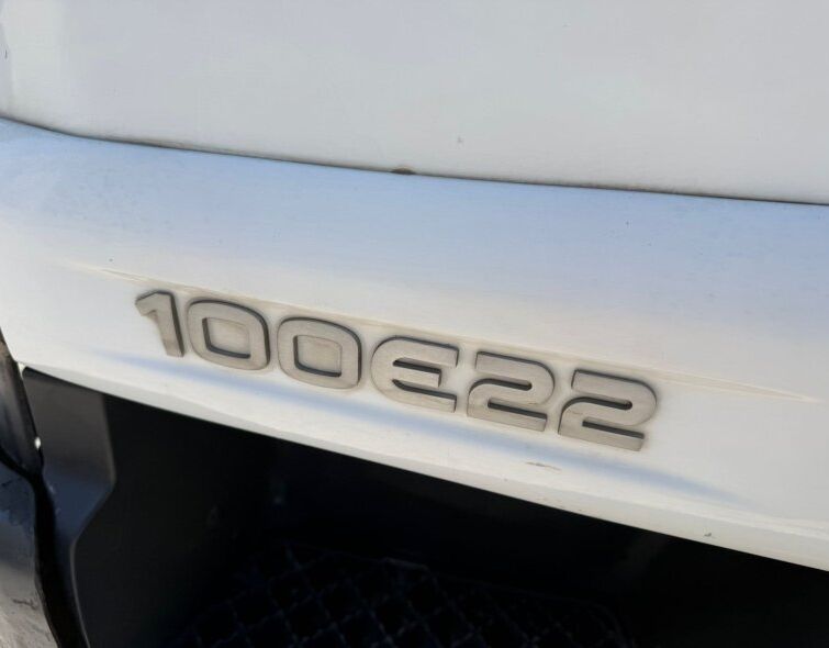 IVECO  EUROCARGO 100E22 **HOOKLIFT CONTAINER TRUCK**